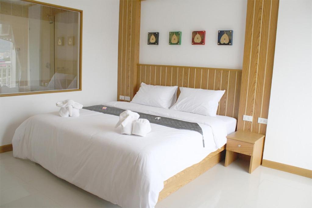 Santi White Hotel Phuket Room photo