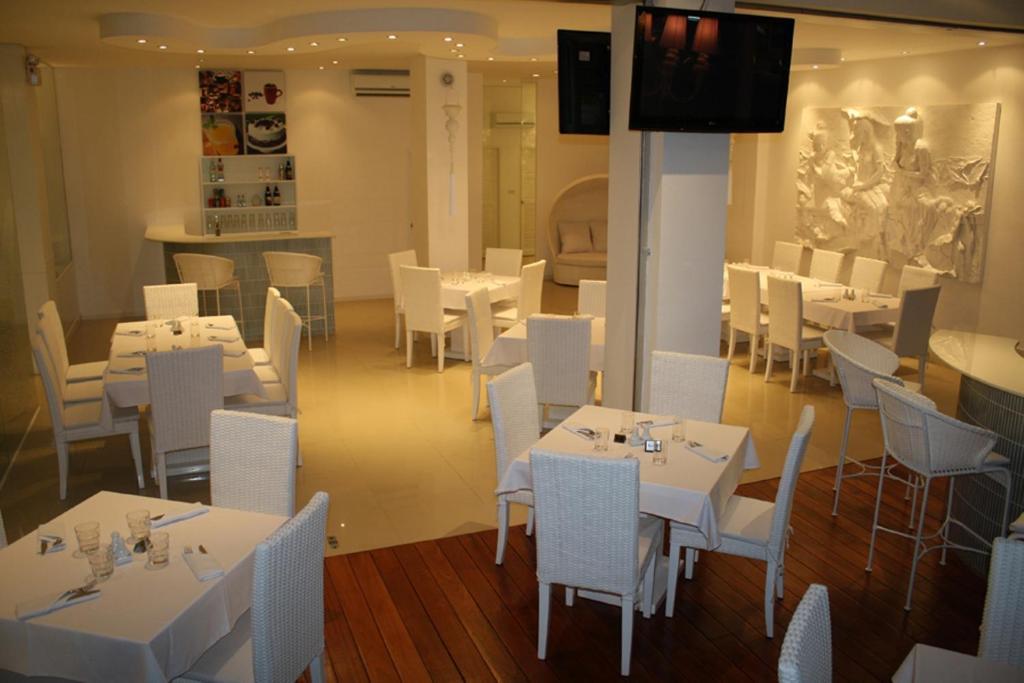 Santi White Hotel Phuket Exterior photo