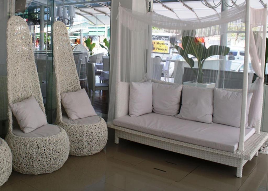 Santi White Hotel Phuket Exterior photo